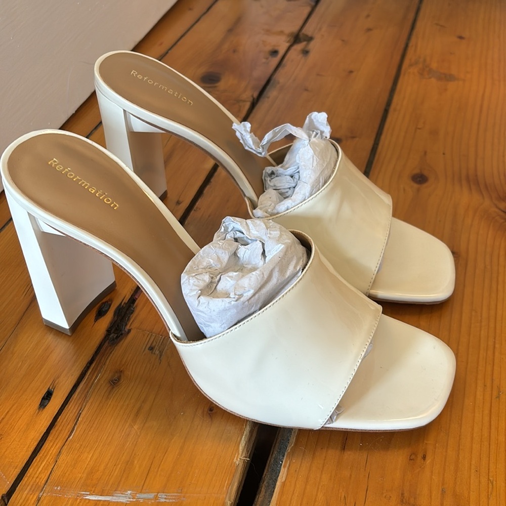 SOLD OUT ONLINE Reformation Georgi block heel sandal